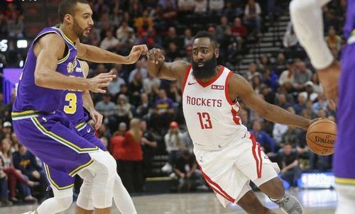  戈贝尔两双筑起禁飞区，森林狼主场力擒独行侠  